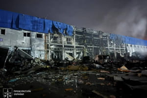 рф атакувала 2 розподільчі центри мережі "Сільпо": відомо про шістьох загиблих