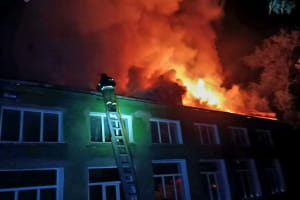 Росіяни атакували п'ять районів Дніпропетровщини: пошкоджено школу та пошту