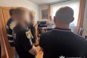 165 вчителів на 50 дітей: на Київщині викрили мережу фіктивних працевлаштувань чоловіків призовного віку у приватних ліцеях &ndash; подробиці