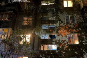 Окупанти атакували Запоріжжя: пошкоджений багатоквартирний будинок