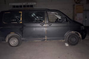 У Луцьку юрба напала на військових ТЦК: двоє армійців постраждали, потрощено авто