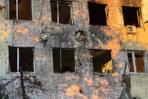 Масований удар по Одещині: пошкоджено вокзал, житлову п'ятиповерхівку й енергооб'єкти
