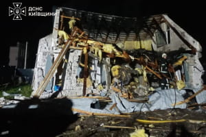 У Бучанському районі дрон атакував приватний сектор: є постраждалі
