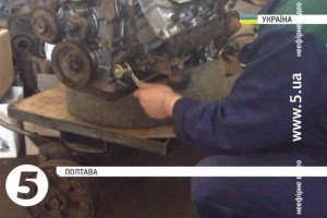У Полтаві комунальники у вільний від роботи час ремонтують військову техніку з передової