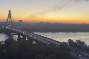 У Києві зафіксували влучання в Північний міст &ndash; Кличко (оновлено)