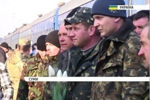 До Сум повернулися 60 демобілізованих бійців 27-го артилерійського полку