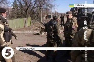 Терористи вночі 11 разів вели провокативний вогонь по позиціях українських військових – штаб АТО