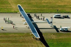 Літак на сонячних батареях встановив рекорд тривалості польоту
