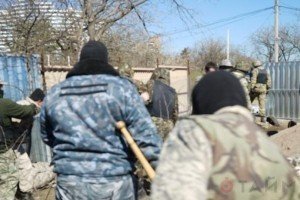 В Одесі "Самооборона" розгромила скандальну забудову на території парку – є постраждалі