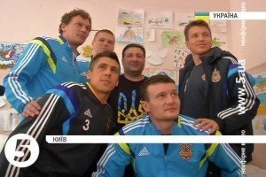 Футболісти збірної України провідали поранених героїв АТО