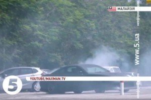 Малазійська гонщиця Леона Чін розіграла інспекторів-новачків з водіння