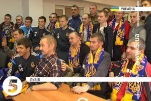 У Львові футболісти збірної України провідали поранених воїнів АТО