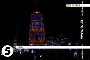Світловим перформансом на фасаді Софії Київської розпочався 12-й фестиваль "Французька весна"  