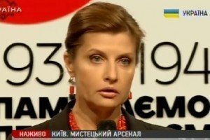 Дружина Порошенка закликала прийти усіх 8 і 9 травня на урочистості з квіткою маку