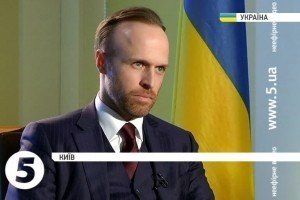 Нардепи мають входити до складу комісій, які розробляють зміни до Конституції – заступник глави АП