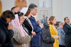 Порошенки відвідали Святкову літургію ПЦУ в День Хрещення – відео
