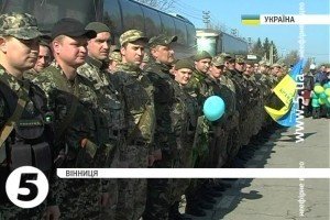 Вінниця зустріла 170 захисників із зони проведення АТО