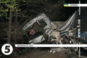 На Вінничині внаслідок зіткення вантажівок стався витік карбамідо-аміачної суміші