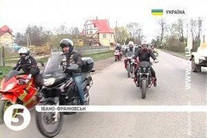Сотні байкерів з'їхалися до Івано-Франківська на фестиваль