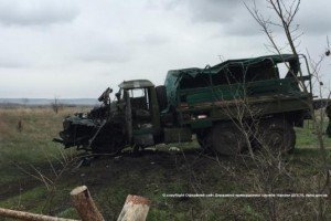 Прикордонники виклали фото свого автомобіля, який підірвався на російському фугасі