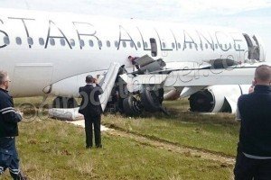 У Стамбулі Airbus A320 здійснив аварійну посадку з палаючим двигуном