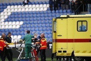 Під час чемпіонату Бельгії в одного з футболістів зупинилося серце
