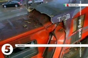 У метрополітені Мехіко зіштовхнулося два потяги