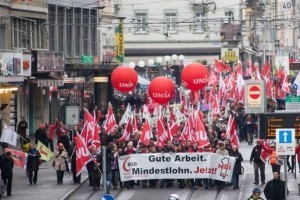 Швейцарці відмовилися від найбільшої у світі мінімальної зарплати