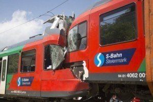 В Австрії зіткнулися два потяги &ndash; загинув машиніст 