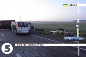 Унаслідок подвійної ДТП на Волині загинуло четверо людей