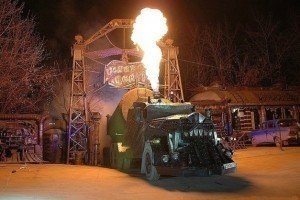 На центральну площу Луганська привезли шоу-вантажівку путінських "Нічних вовків"