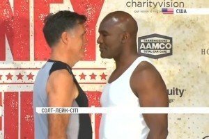 Екс-кандидат у президенти США вийде на ринг проти важковаговика Холіфілда