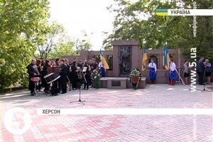 Жалобний мітинг за депортованими кримськими татарами відбувся у Херсоні