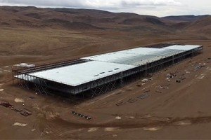 Будівництво гігафабрики Tesla Motors зняли на відео з безпілотника