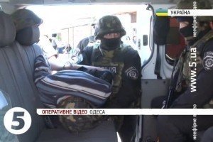 Зловмиснику, який взяв у заручники працівниць аптеки в Одесі, загрожує 8 років тюрми