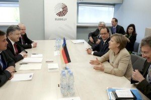 Президент: Ангела Меркель бачить чіткі перспективи введення безвізового режиму для України