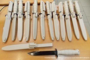 На кордоні зі Словаччиною у українця вилучили партію мисливських ножів