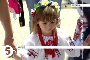 Харків'яни влаштували ходу у вишиванках