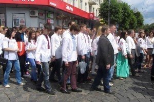 У Вінниці пройшов "вишиваний" марш