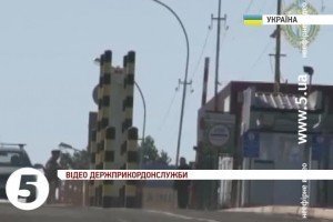 Прикордонники затримали дві контрабандні вантажівки, які прямували до Криму