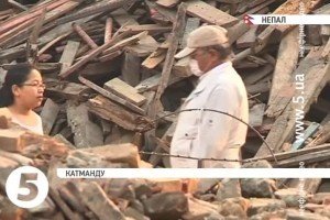 У Катманду вшановують жертв руйнівного землетрусу