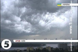 Аномальна спека в Києві призвела до підвищення рівня отруйних речовин в повітрі - ДСНС