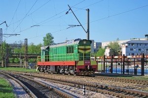 Російський дрон поцілив у тепловоз на Харківщині: постраждав залізничник