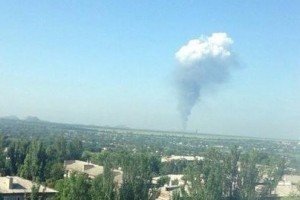 Після нічних і ранкових боїв у Донецьку тривають пожежі (фото)