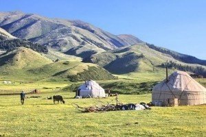 Узбекистан нагромаджує техніку на кордоні з Киргизією