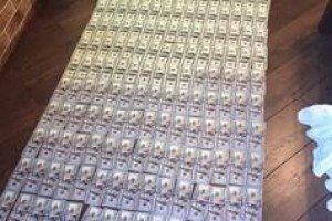 В результаті обшуків у оселях "діамантових" прокурорів виявили кокаїн