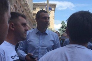 Протестуючі власники автокав'ярень блокували рух Хрещатиком, поки не поговорили з Кличком