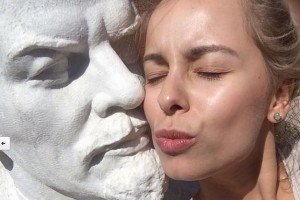 "Відновлення культу тирана": в Росії оголосили конкурс селфі з Леніним