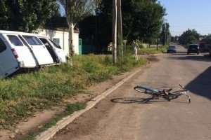 У Краматорську велосипедист зіткнувся зі "швидкою"