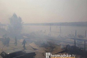 У Запоріжжі вщент вигоріло кафе на центральному пляжі (фото)